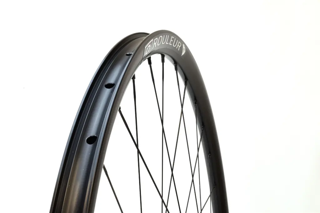 Rouleur Track Detail 2.webp