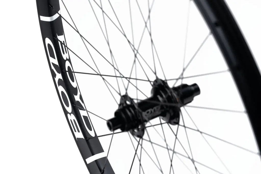 Kanuga FF White detail 3.webp